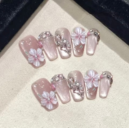 Noor's Nails™ — Snow Petal (10 PCS)