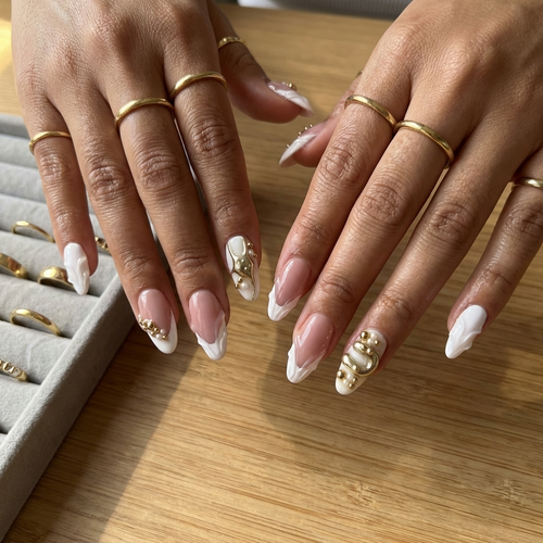 Noor's Nails™ — Pearl Luxe (10 PCS)