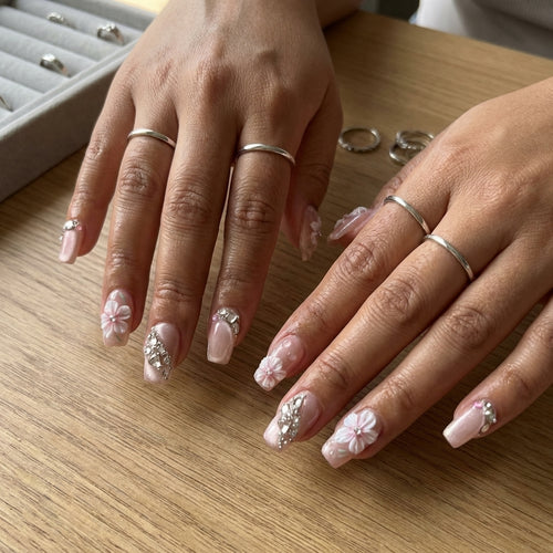 Noor's Nails™ — Snow Petal (10 PCS)